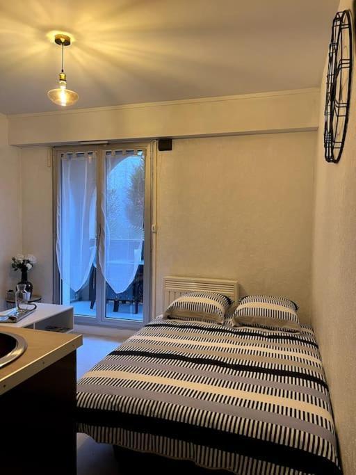 Joli Studio Avec Parking Prive Moulins  Buitenkant foto